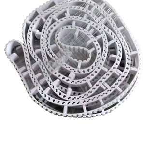 Cintura dentata con anima in acciaio con estremità aperta in poliuretano bianco AT10 con tacchetti - Product Image 3