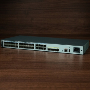 สวิตช์ S5720-28X-LI-24S-AC มือสอง 24 พอร์ต Gig SFP พร้อมพอร์ตอัปลิงค์ 4x 10G SFP+ สวิตช์เครือข่ายแบบจัดการได้ รุ่น S5720 ซีรีส์ - Product Image 3
