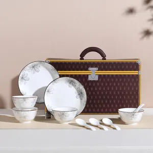 Atacado Logotipo Personalizado Chinês Minimalista Flores Dinnerware Set Catering Servindo Pratos Acessível Casa Cerâmica Talheres Set