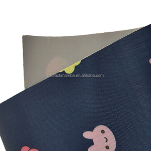 L'usine chinoise produit un revêtement en PVC simple en tissu Oxford imprimé de dessin animé à grille 210D utilisé pour les sacs de rangement à dos - Product Image 2