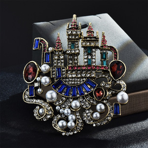 Broche de diseño de castillo hermoso y lujoso de estilo barroco para hombres y mujeres, accesorios de joyería, regalo sorpresa para parejas en bodas, fiestas y días festivos - Product Image 3