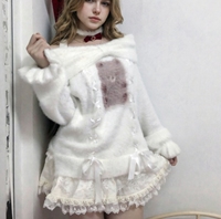 Pull en tricot avec patch ours moelleux |   Détail de nœud papillon et de lacets en ruban sur les épaules |   Pull d'hiver doux et confortable pour femmes