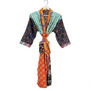 Robe Kimono en Soie 100% Taille Unique, Motif Floral Paisley, Élégante et Luxueuse, Douce, Lisse, Respirante, Séchage Rapide, Col en V, Cordon de Serrage, Idéale pour Mariée - Product Image 1
