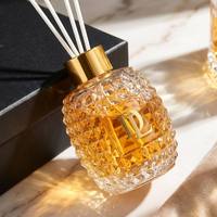 Flacon de parfum vide en verre transparent avec bouchons dorés, bâtonnets diffuseurs, scellé avec bouchon en liège, options de gravure et marquage à chaud, MOQ 100 pièces