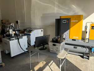 Compressore d'aria a vite a frequenza variabile certificato CE da 7,5 kW-22 kW con essiccatore d'aria e serbatoio per officina, riparazione auto, lavorazione del legno - Product Image 5