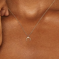 Collier Gemnel en laiton plaqué or avec pendentif croissant perlé et zircon cubique en forme de lune, vente en gros