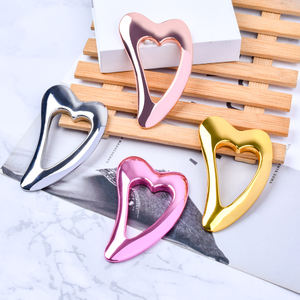 La migliore vendita a forma di cuore ritaglio colorato in lega di zinco metallo Guasha strumento corpo schiena braccio collo viso assistenza sanitaria Gua Sha massaggiatore - Product Image 5