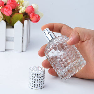 Mini bouteille de parfum de voyage en forme de <span class=keywords><strong>bombe</strong></span> unique Bouteille de parfum exotique en verre portable rechargeable de Dubaï - Product Image 5