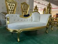 Chaise longue classique rembourrée en or pour extérieur et intérieur causeuse confortable canapé trône royal inclinables canapé trône de reine en cuir