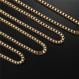 Collier chaîne carrée en acier inoxydable 316L plaqué or 18 carats de 2 mm |   Bijoux imperméables et résistants au ternissement - Product Image 4