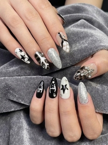 Ongles courts en amande faits à la main, noirs et blancs, croix sacrée gothique, art en relief texturé 3D, vente en gros - Product Image 2