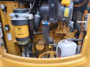 Mini-excavatrice d'occasion importée de haute qualité CAT301.7 Excavatrice sur chenilles d'occasion Prix bas à vendre en stock en bon état - Product Image 3