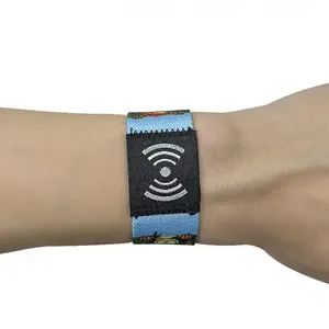 สายรัดข้อมือยืดหยุ่นแบบ NFC RFID กันน้ำได้โลโก้ออกแบบได้ตามต้องการ