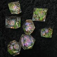 Mini planète de luxe gravé à la main 7 pièces résine polyédrique personnalisé bord tranchant noyau liquide mdn RPG jeu de dés en gros