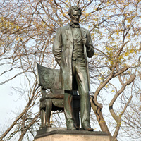 Sculpture personnalisée en bronze de grande taille d'Abraham Lincoln pour les parcs et les bâtiments gouvernementaux