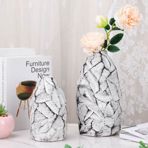 Redeco Modern Geometric Texture Dekorative Keramik Vase Tisch Keramik Blumenvase Künstlerische Home Hochzeit Herzstück Dekoration - Product Image 1
