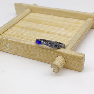 2 Design di Gioielli <span class=keywords><strong>Anime</strong></span> Giapponesi, <span class=keywords><strong>Anelli</strong></span> di Eren Jaeger e Mikasa Ackerman, Set di Gioielli, <span class=keywords><strong>Anelli</strong></span> per Coppie - Product Image 4