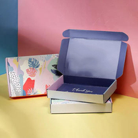 Boîtes d'expédition en carton ondulé de haute qualité avec logo imprimé personnalisé, matériaux recyclés, finition bronzée, forme d'avion