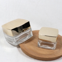 Emballage de soins de peau de luxe vide carré 30ml 40ml 100ml crème cosmétique pot en verre pompe à Toner Lotion pot en verre bouteille en verre