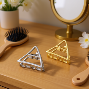 Fermaglio per capelli triangolare Angelina da 4,5 cm per donna, accessori per capelli - Product Image 2