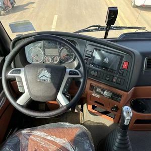 Grúa Sinotruk Ho Wo 6x4 de 12T de Bajo Costo con Brazo de 4 Secciones para Elevación de Árboles en Jardinería y Paisajismo - Product Image 5