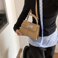 Kieselstein-Optik Mini-Klapptasche mit Metallverschluss PU-Umhängetasche für Damen Täglicher Arbeitsweg