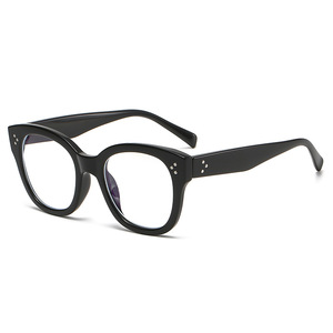 Lunettes filtrant la lumière bleue pour ordinateur, montures optiques carrées rétro, lunettes de lecture pour hommes et femmes, usage quotidien - Product Image 1
