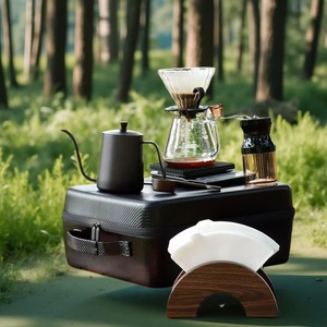 Set da Viaggio per Caffè Portatile con Macinacaffè Manuale, Filtro in Vetro, Custodia Rigida e Bilancia Digitale - Product Image 6