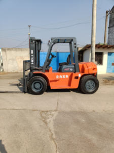 Chariot élévateur à palettes diesel d'occasion Heli H2000 7 tonnes avec moteur Isuzu, transmission 4x4, hauteur de levage de 3 m - Product Image 6