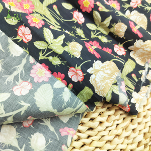 Tessuto in Cotone 100% <span class=keywords><strong>Liberty</strong></span> London Tana Lawn <span class=keywords><strong>Nero</strong></span> con Stampa Floreale, Peso Medio, Resistente alle Macchie, per Camicie e Abiti - Product Image 2