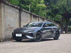 Le roi des voitures chinoises : Changan UNI-V Modèle 2025, Troisième Génération, Édition Prestige 1.5T 500Bar. - Product Image 1