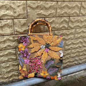 Bolsos de mano con bordado de lentejuelas de vacaciones, bolsos de playa bohemios de verano de nuevo estilo para mujer con asa de bambú, <span class=keywords><strong>Bolso</strong></span> de vacaciones de lino para mujer - Product Image 3