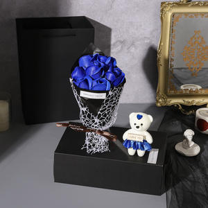 Nueva Llegada, <span class=keywords><strong>Ramo</strong></span> <span class=keywords><strong>de</strong></span> Rosas Hecho a Mano Longlive, Caja <span class=keywords><strong>de</strong></span> Embalaje <span class=keywords><strong>de</strong></span> Jabón <span class=keywords><strong>de</strong></span> Papel Personalizada para Regalo del Día <span class=keywords><strong>de</strong></span> la Tierra 2024, <span class=keywords><strong>Precio</strong></span> <span class=keywords><strong>de</strong></span> Fábrica al por Mayor - Product Image 5