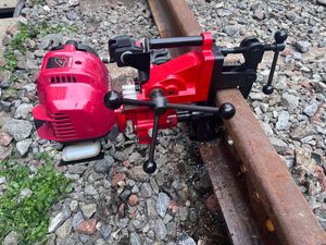 เครื่องเจาะรางรถไฟแบบพกพาที่ใช้น้ำมันเบนซินสำหรับการบำรุงรักษารางรถไฟ - Product Image 4