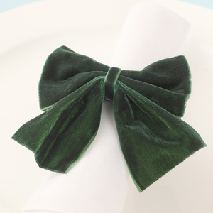 Anneaux <span class=keywords><strong>de</strong></span> <span class=keywords><strong>serviette</strong></span> tricotés <span class=keywords><strong>en</strong></span> <span class=keywords><strong>tissu</strong></span> fait main vert foncé pour porte-serviettes <span class=keywords><strong>de</strong></span> réglage d'hôtel <span class=keywords><strong>de</strong></span> luxe <span class=keywords><strong>de</strong></span> Noël pour les fêtes - Product Image 3