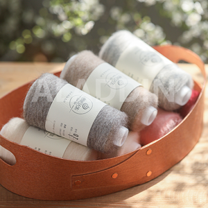 Agents de <span class=keywords><strong>recrutement</strong></span> Usine En Gros Multicolore De Luxe À La Main Crochet Fil À Tricoter Yak Tibétain Pour Pull - Product Image 2