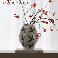 Vase à fleurs en céramique minimaliste moderne avec surface en sable peint à la main Décoration de table intérieure pour salon bureau Type de glaçure mate