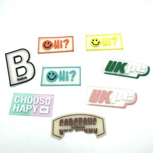 ملصقات مخصصة من البي في سي الناعم للملابس والحقائب، شعارات مطاطية ثلاثية الأبعاد منقوشة، علامات تجارية شخصية قابلة للغسل من السيليكون - Product Image 2