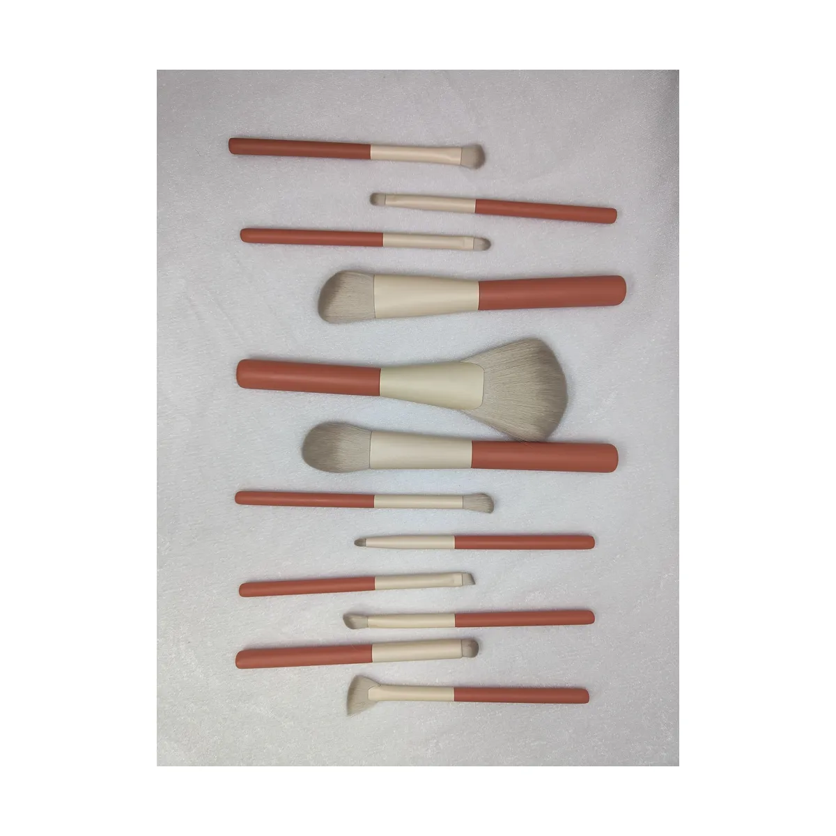 Wholesale high quality popular product 2022 custom makeup brushes set