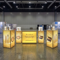 Stand d'exposition modulaire rétroéclairé 10 x 20 pieds pour salon professionnel, avec boîte à lumière et toile de fond, idéal pour les cosmétiques et les soins de la peau