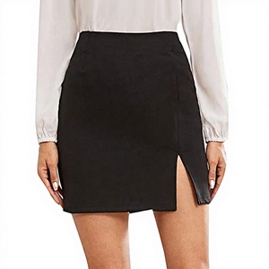Mini-jupe noire en satin taille haute anti-plis ornée de perles avec fente asymétrique pour femme, style bureau, coupe ajustée, idéale pour l'été - Product Image 3