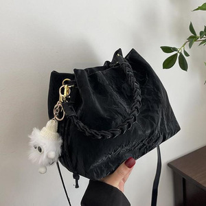 Bolso tote casual transfronterizo para mujer, nuevo, <span class=keywords><strong>de</strong></span> gran capacidad, <span class=keywords><strong>de</strong></span> terciopelo, bandolera minimalista, bolso <span class=keywords><strong>de</strong></span> <span class=keywords><strong>mano</strong></span> para compras, individual - Product Image 1