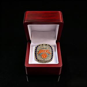 Anillo de Campeonato de los <span class=keywords><strong>New</strong></span> <span class=keywords><strong>York</strong></span> <span class=keywords><strong>Knicks</strong></span>, Chapado en Oro de 14K, Aleación de Zinc, Esmalte, Piedras de Circonio Cúbico, MVP, para Fanáticos del <span class=keywords><strong>Baloncesto</strong></span>, Regalo Coleccionable para Hombre - Product Image 6