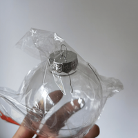Conception claire 8cm PVC ornements en plastique de noël boules boules maison suspendus décoratifs en mousse PET cadeaux avec des techniques d'impression