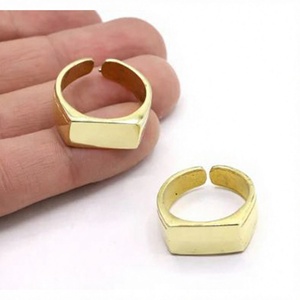 Anillo Geométrico de Latón Chapado en Oro, Unisex, Moderno, para Uso Diario, Anillos de Moda - Product Image 1