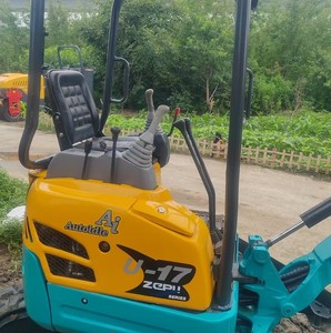 Miniexcavadora de 1 tonelada y 2 toneladas, excavadoras usadas Kubota u17 1,7 T, excavadora de orugas con certificación CE con cubo, original de Japón a la venta - Product Image 5