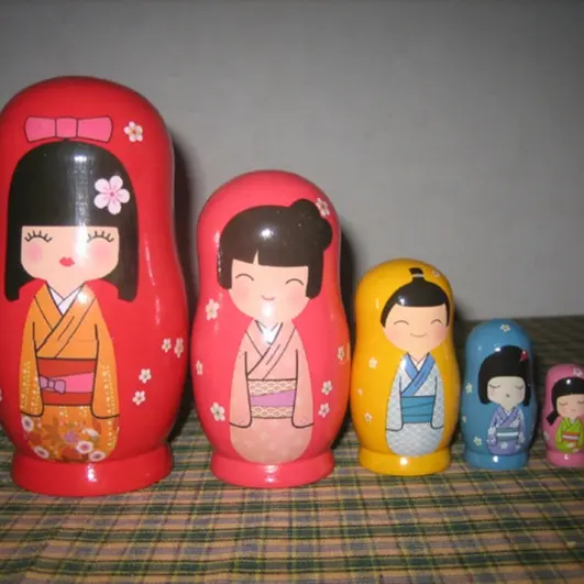 こけし日本の木製の入れ子人形日本の木製の人形