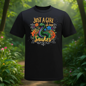 Camiseta de la marca Just A Girl Who Loves Snakes con diseño de reptil y serpiente, ideal para amantes de las serpientes. - Product Image 3