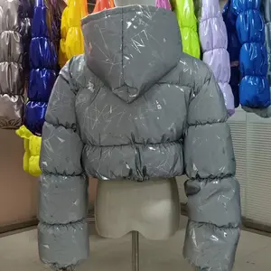 2021 personalizzato new sfilacciata fringe bicchierino di stile delle donne a buon mercato Lucido frangia Giù Puffy Puffer Giacca con cappuccio