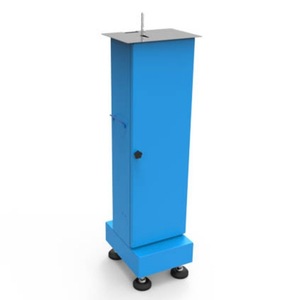 Nouvelle machine de fabrication de chaussures à déclenchement pneumatique pour la pose de lanières et le passage des empeignes de pantoufles - Product Image 1